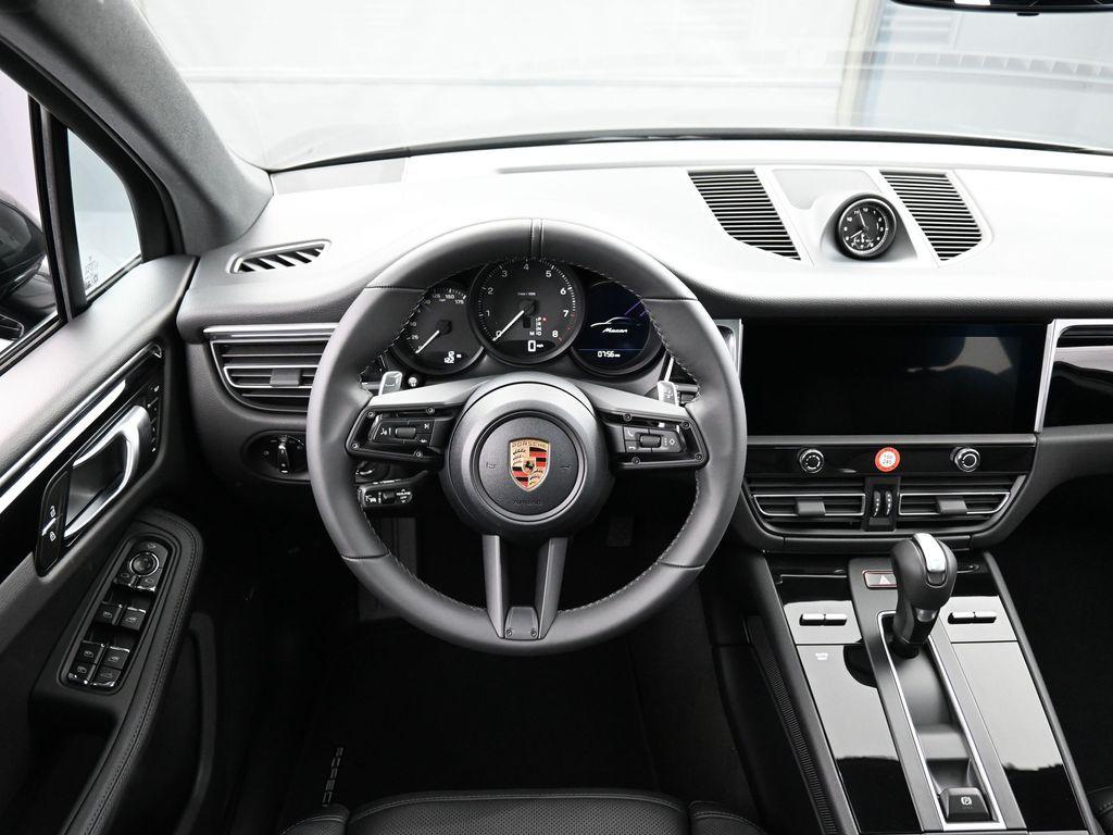 2026 Porsche MACAN — миниатюра 16