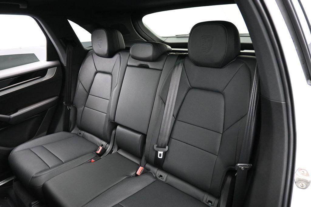 صورة مصغرة 22 لـ 2026 Porsche CAYENNE BASE