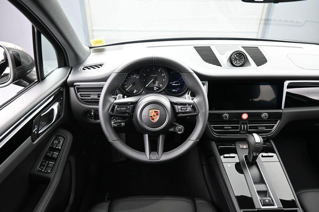 صورة مصغرة 13 لـ 2026 Porsche MACAN T