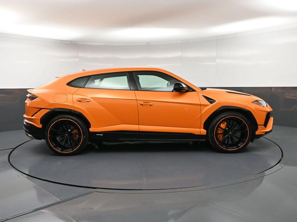 صورة 8 لـ 2023 Lamborghini URUS S