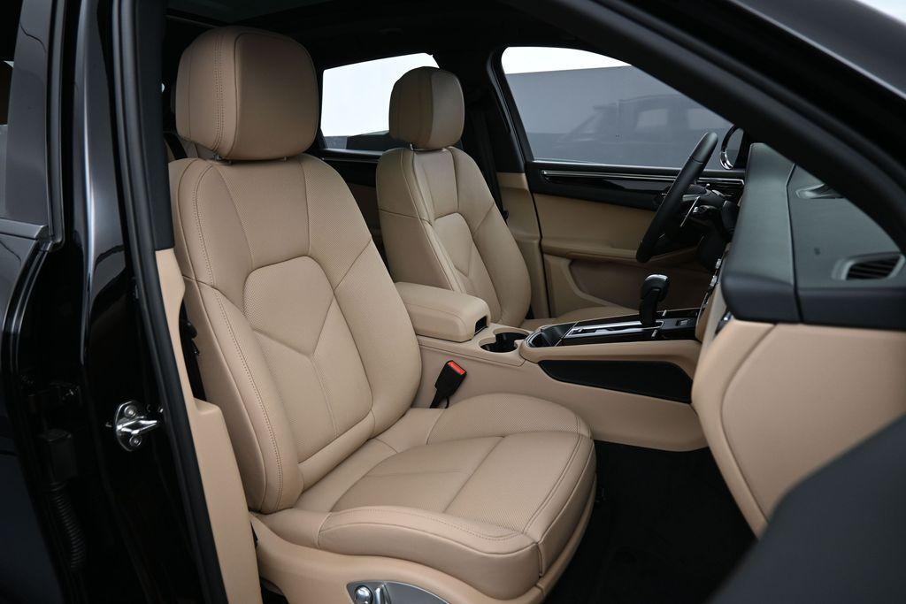 2026 Porsche MACAN BASE — миниатюра 29