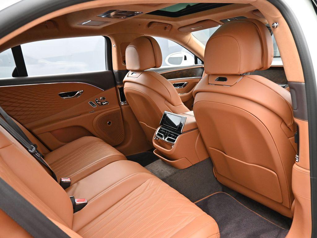 صورة مصغرة 29 لـ 2026 Bentley FLYING SPUR AZURE