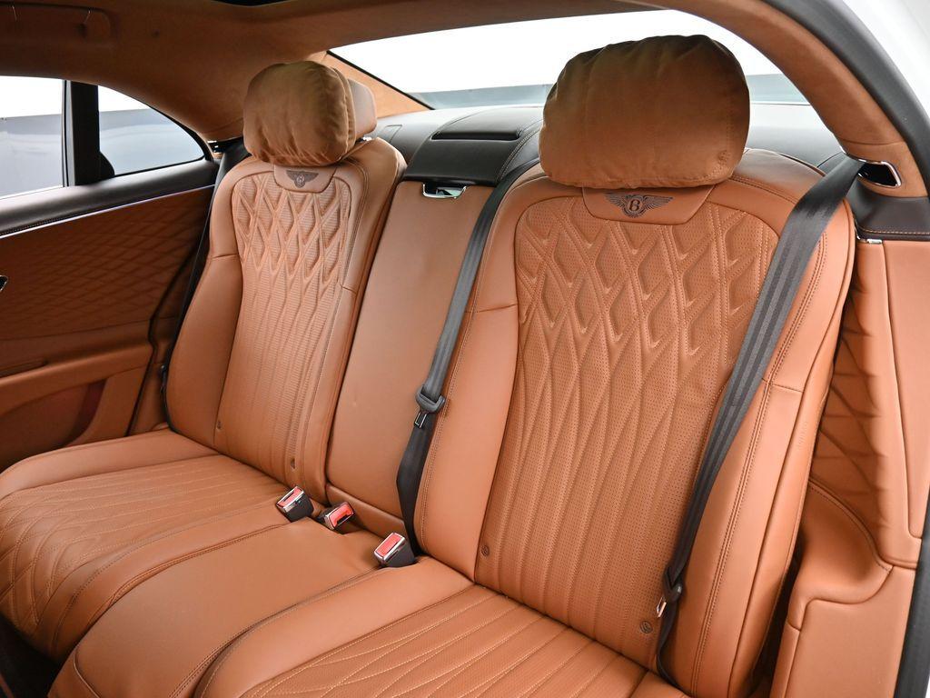 صورة مصغرة 25 لـ 2026 Bentley FLYING SPUR AZURE