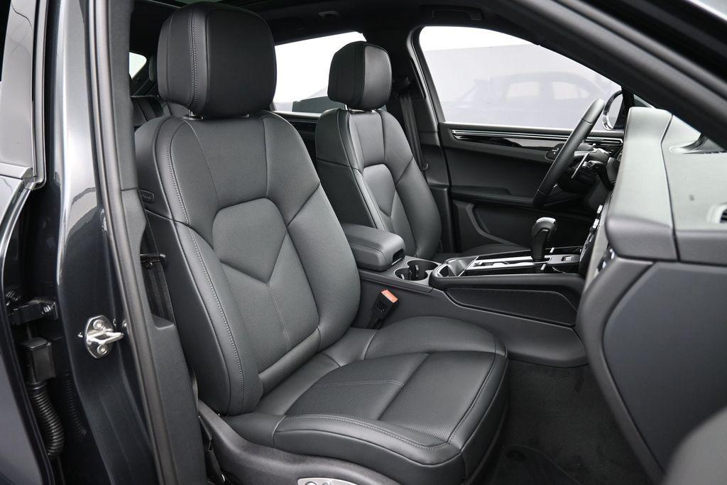 2026 Porsche MACAN BASE — миниатюра 28