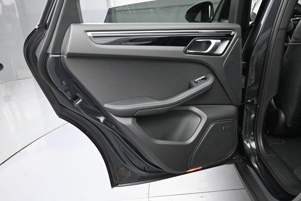 2026 Porsche MACAN BASE — миниатюра 21