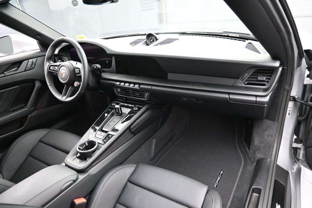 2026 Porsche 911 CARRERA 4 GTS — миниатюра 27