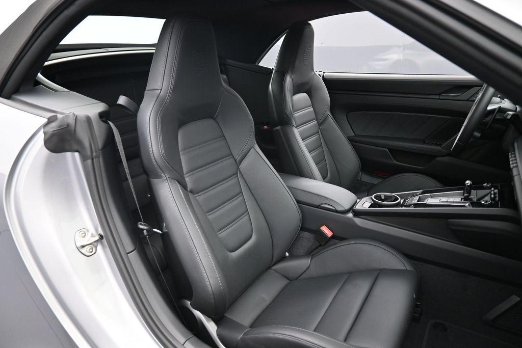 2026 Porsche 911 CARRERA 4 GTS — миниатюра 26