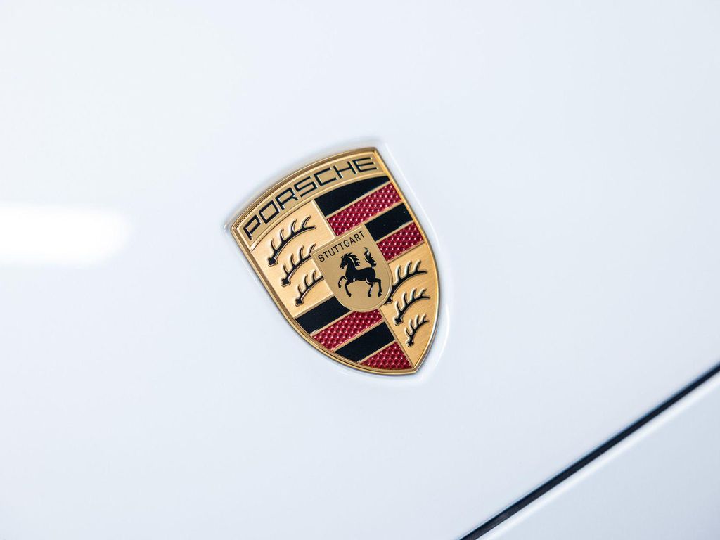 2026 Porsche CAYENNE thumbnail 19