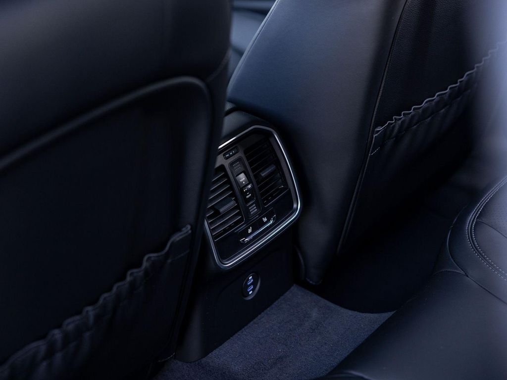 2026 Porsche MACAN 缩略图 32