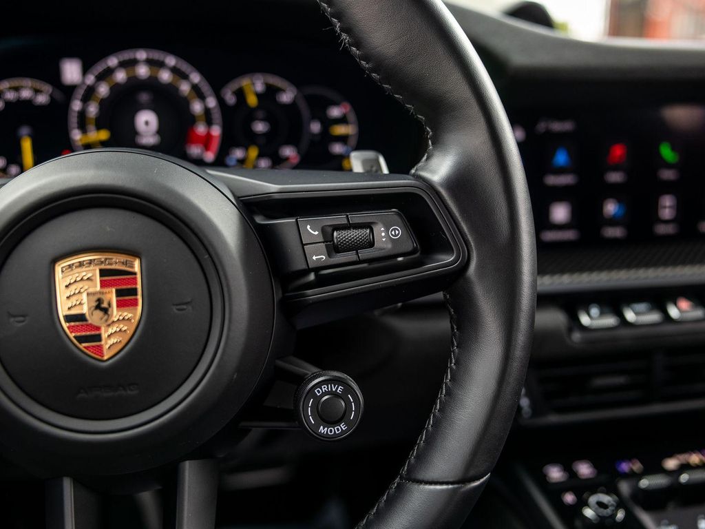 2025 Porsche 911 GT3 thumbnail 36