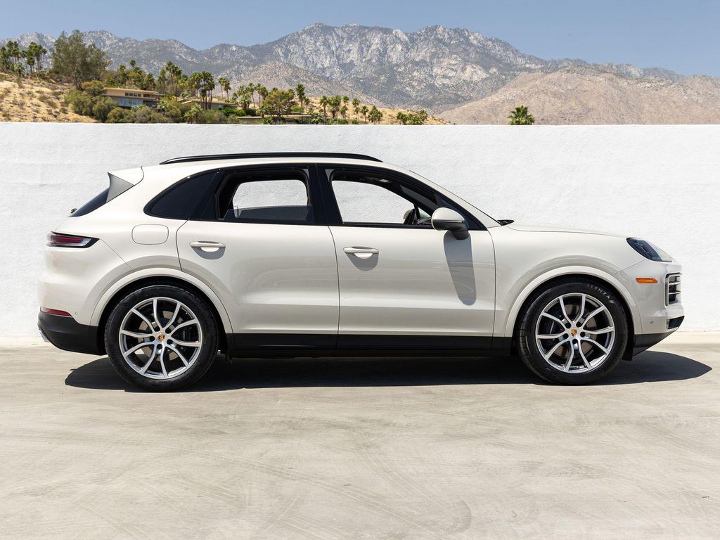 PORSCHE CAYENNE - 8