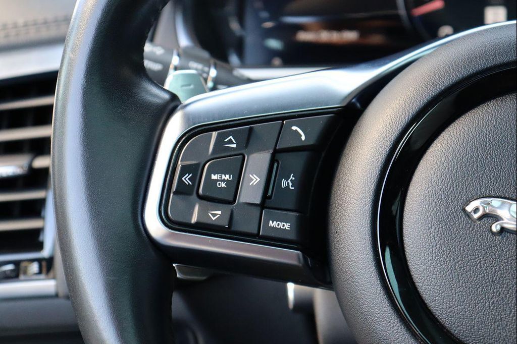 2021 Jaguar F-TYPE P300 RWD AUTOMATIC — миниатюра 16