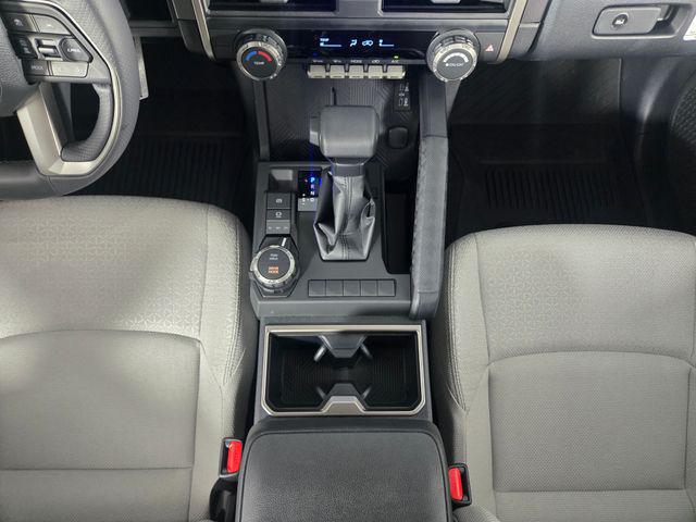 2026 Toyota 4RUNNER SR5 — миниатюра 18