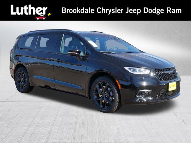 New 2026 Chrysler Pacifica L