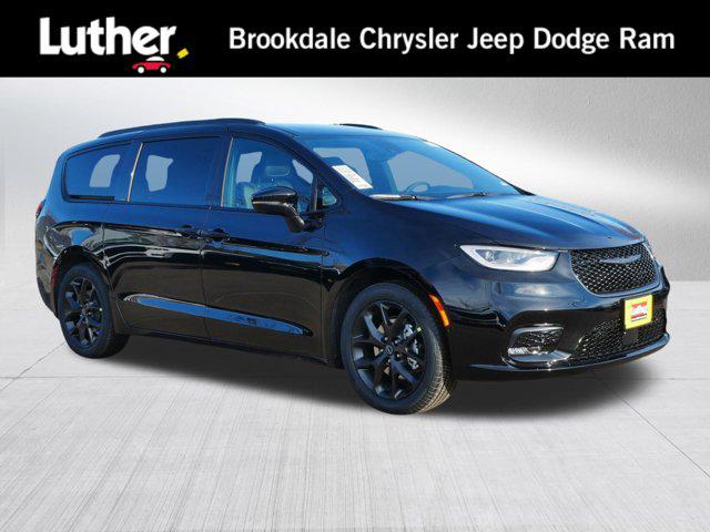 New 2026 Chrysler Pacifica L
