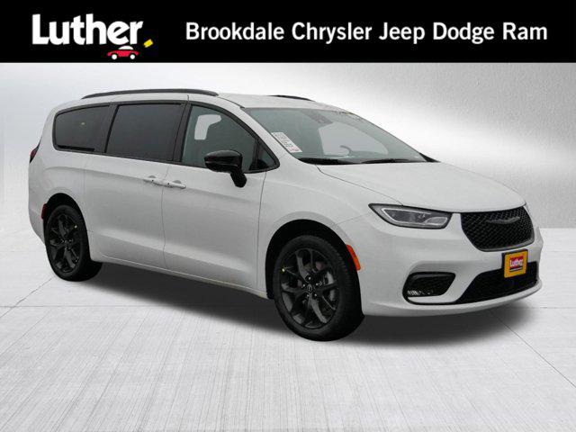 New 2026 Chrysler Pacifica L