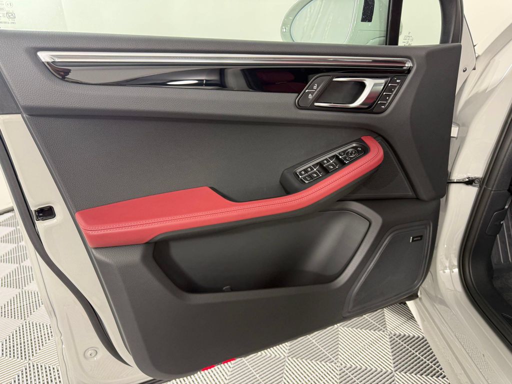 2026 Porsche MACAN 缩略图 14
