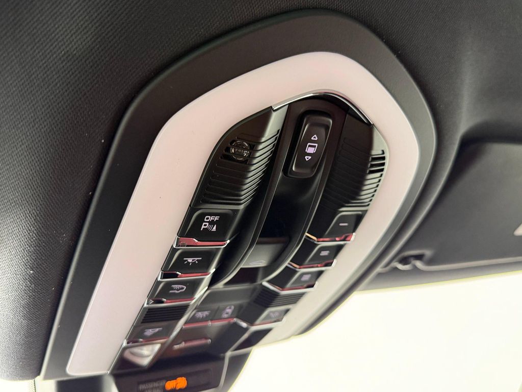 2026 Porsche MACAN T — миниатюра 19