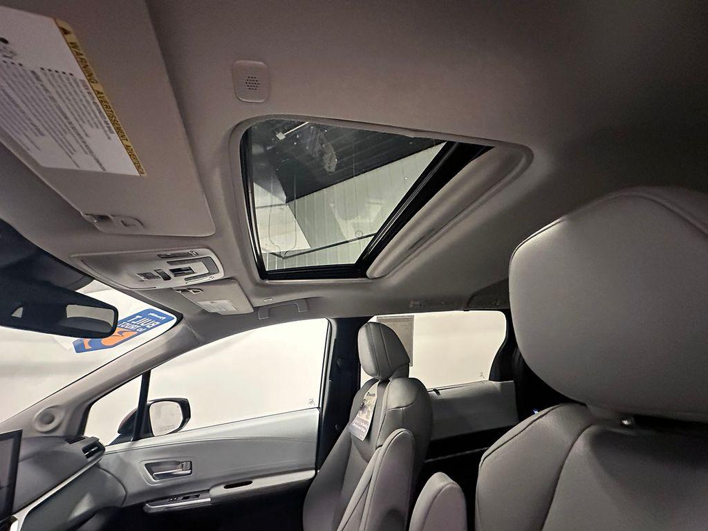 2026 Toyota SIENNA XLE 缩略图 21