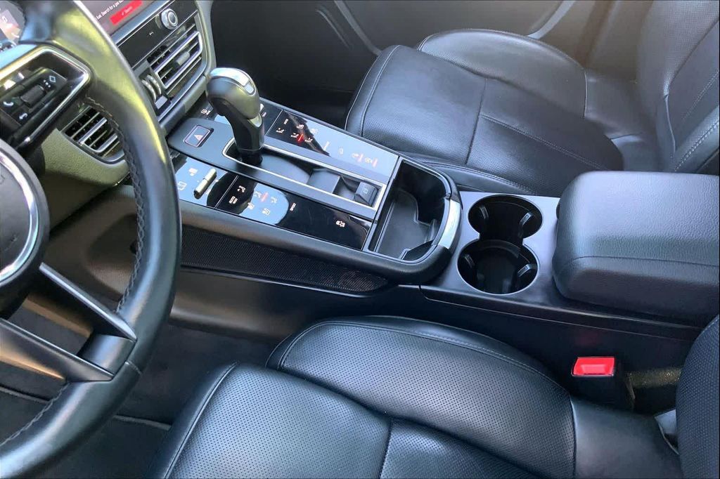 صورة مصغرة 16 لـ 2025 Porsche MACAN