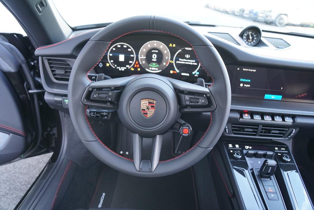 2025 Porsche 911 TARGA 4 GTS thumbnail 19