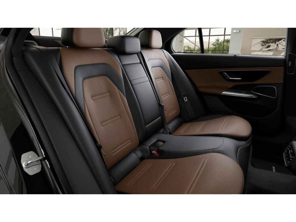 MERCEDES-BENZ E-CLASS - 4