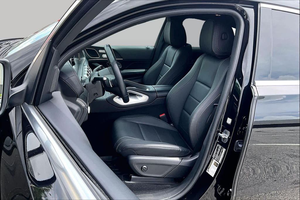 2025 Mercedes-BENZ GLE photo 8