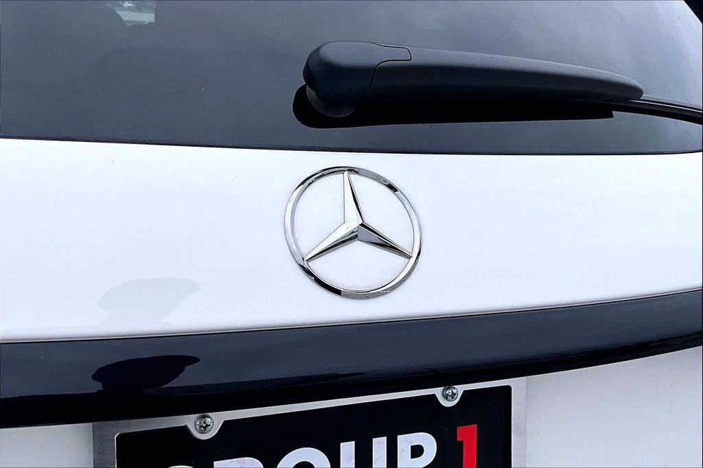 2026 Mercedes-BENZ GLC — миниатюра 31