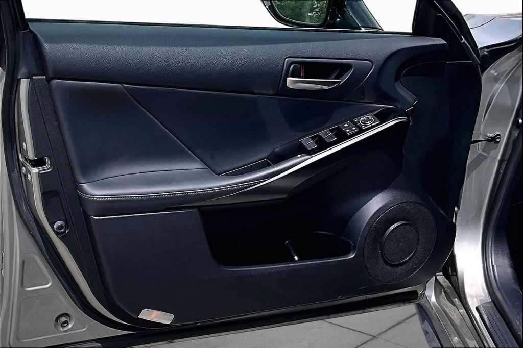 2021 Lexus IS 300 BASE 照片 23