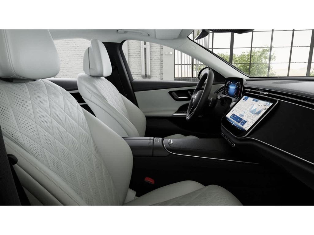 MERCEDES-BENZ E-CLASS - 4
