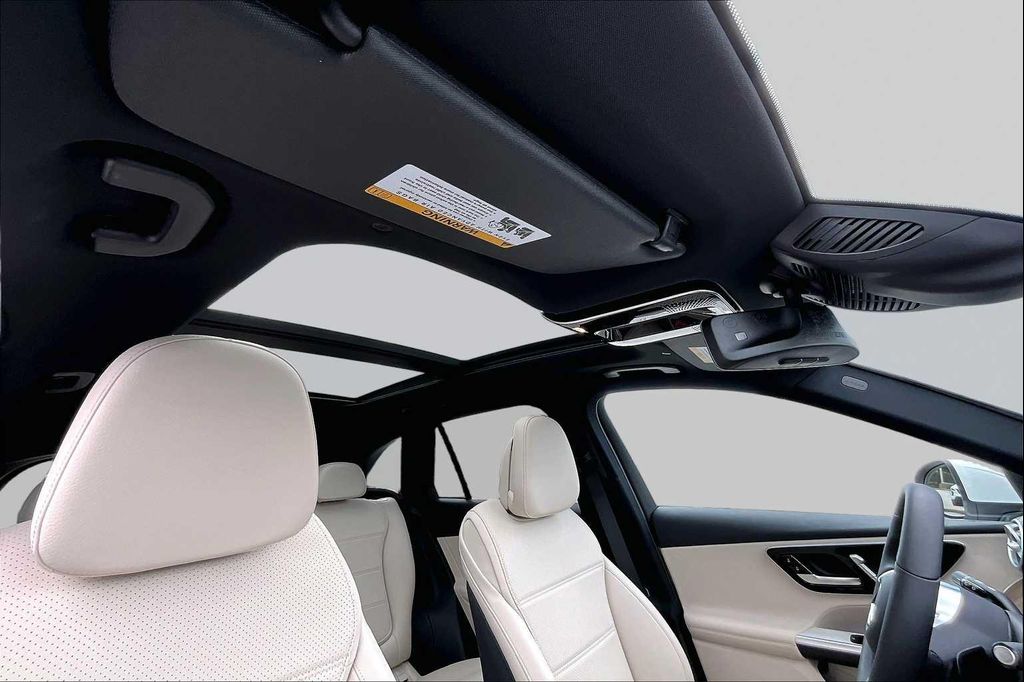 2026 Mercedes-BENZ GLC — миниатюра 14