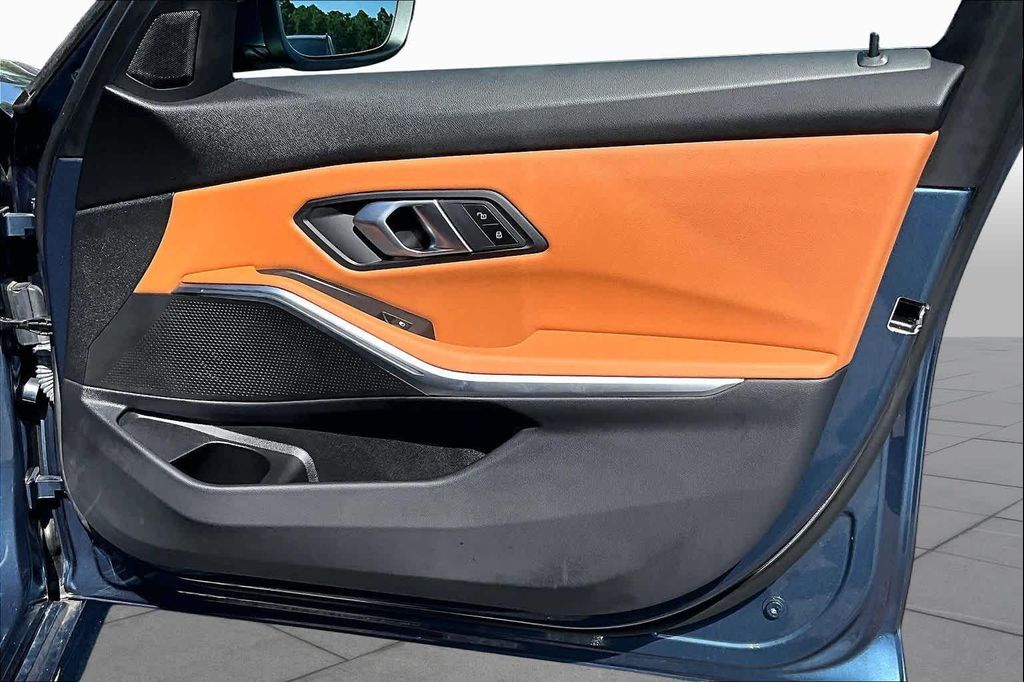 2025 BMW 330 330I — миниатюра 22