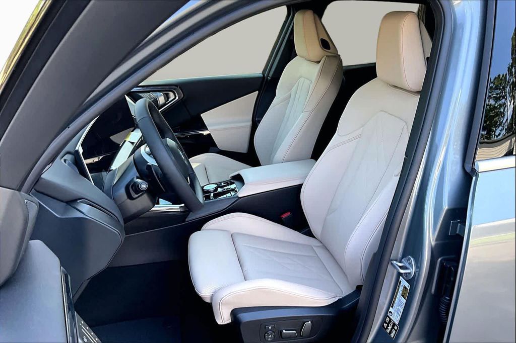 صورة 9 لـ 2026 BMW X3 30 XDRIVE