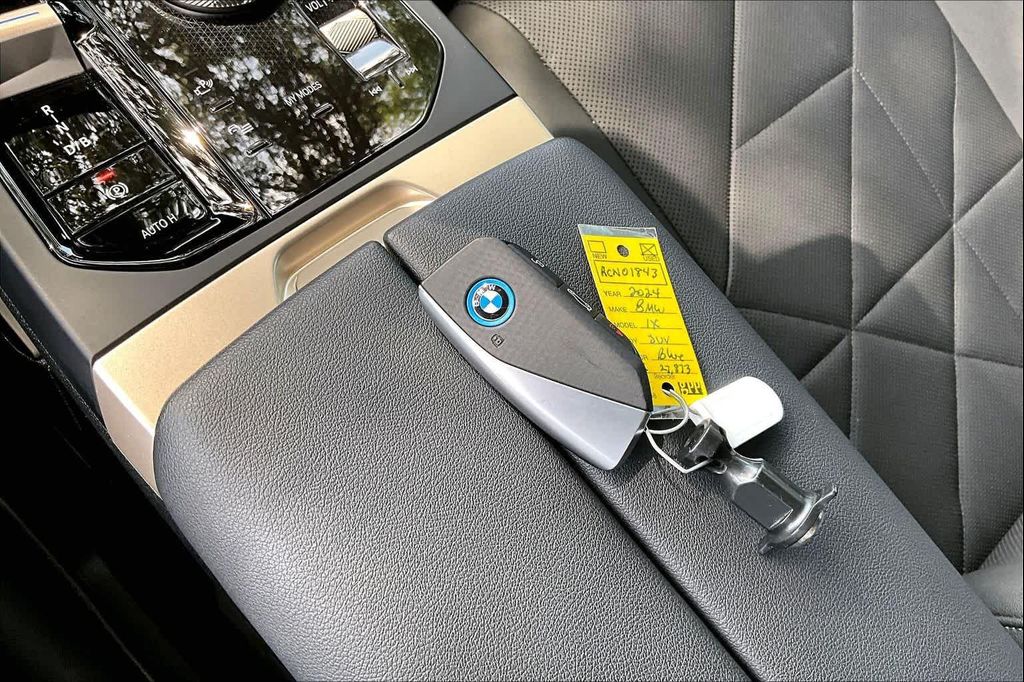 صورة مصغرة 14 لـ 2024 BMW IX XDRIVE50