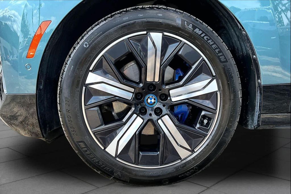 صورة 10 لـ 2024 BMW IX XDRIVE50