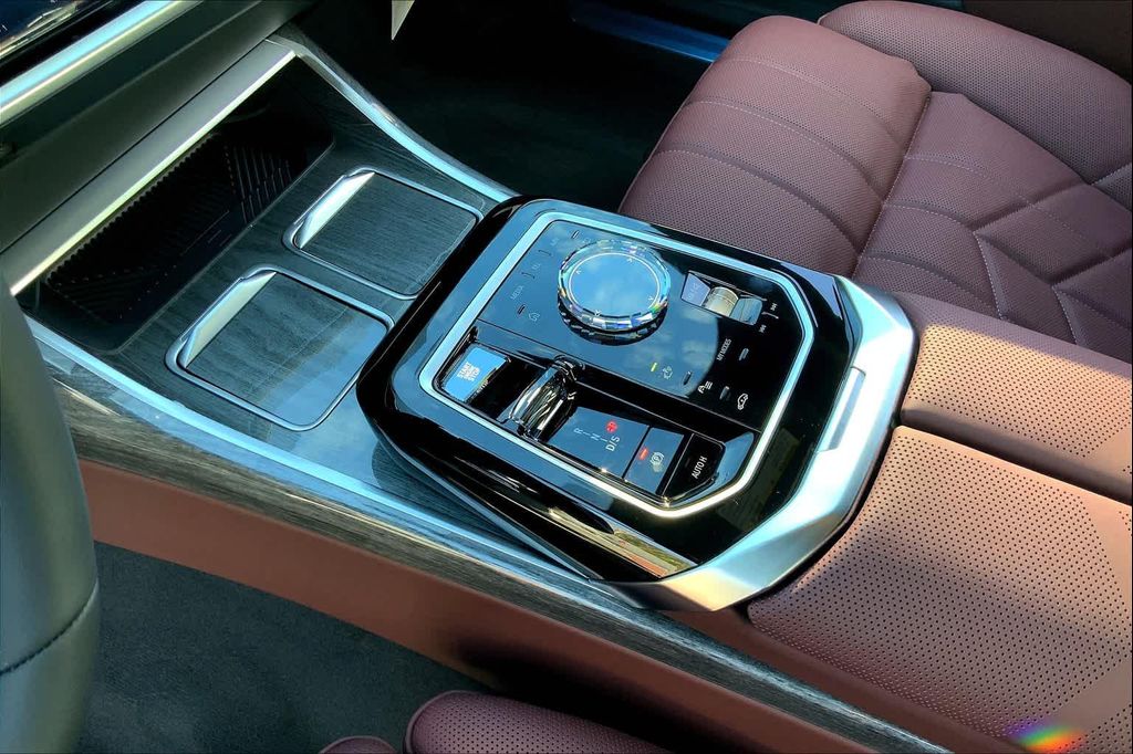 صورة 7 لـ 2024 BMW 760 XDRIVE