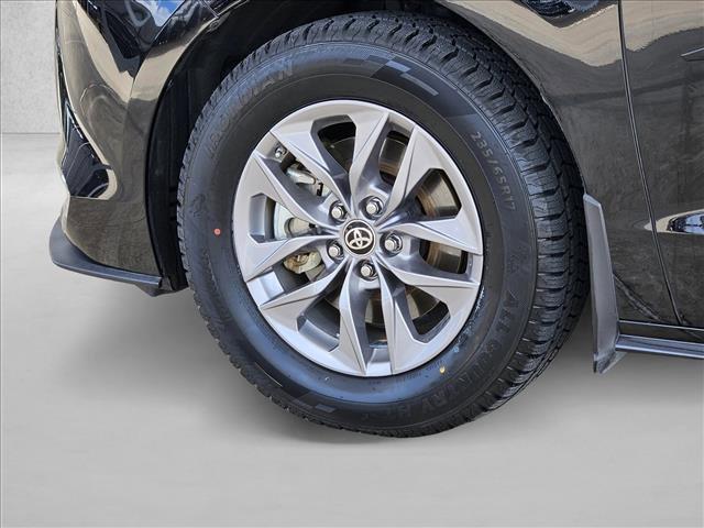 2024 TOYOTA SIENNA XLE photo 9