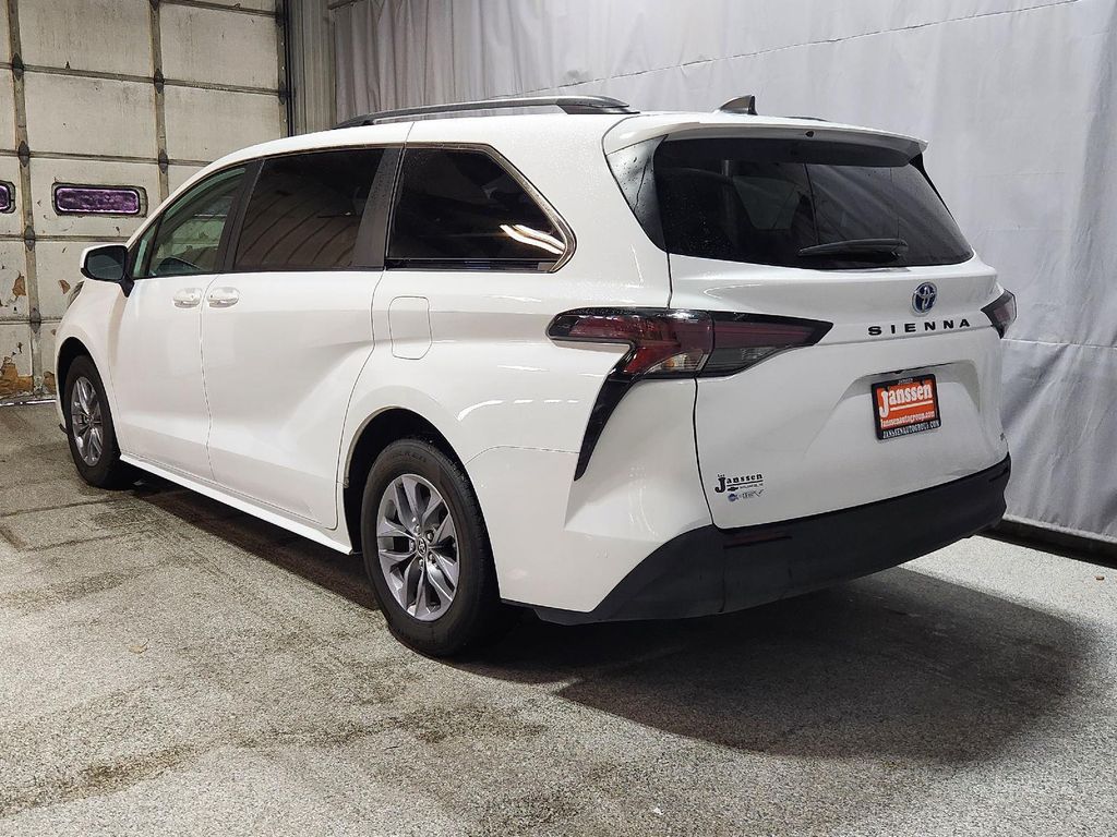 TOYOTA SIENNA - 8
