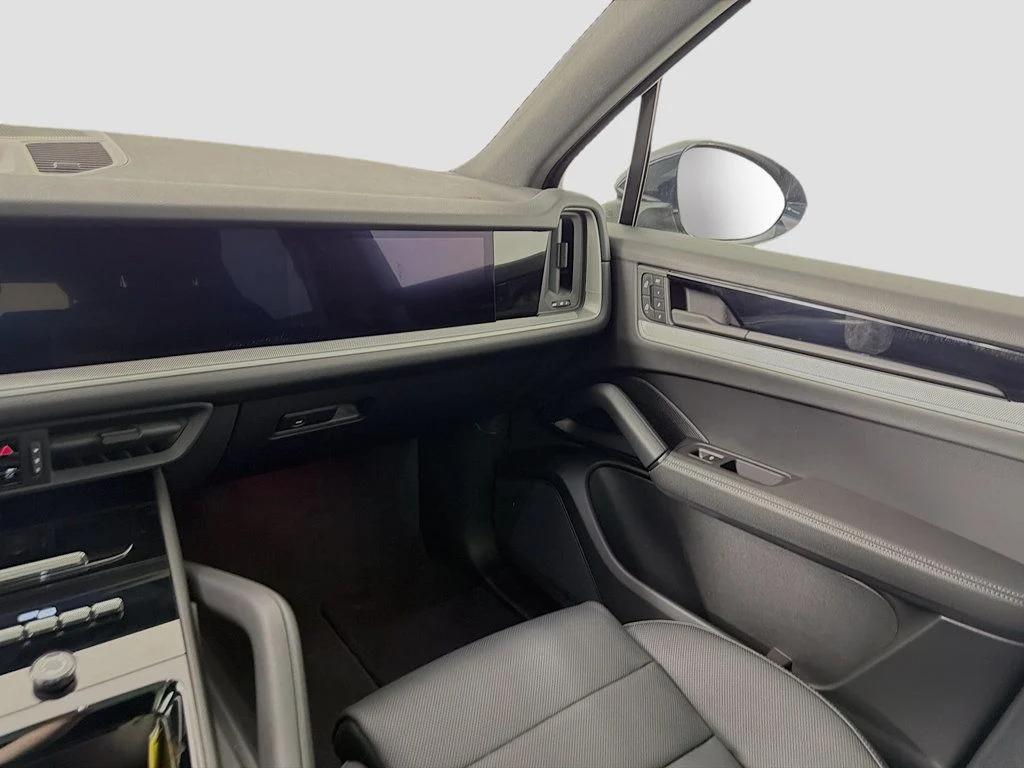 2025 Porsche CAYENNE — миниатюра 25
