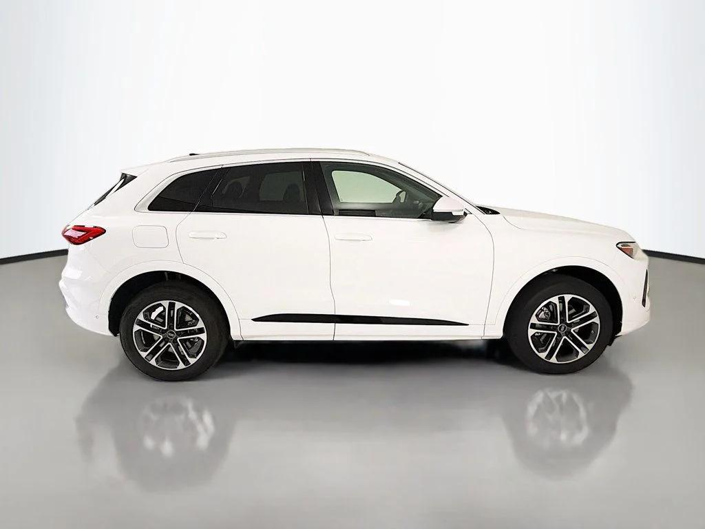 صورة 8 لـ 2025 AUDI Q5 PREMIUM TFSI QUATTRO S TRONIC