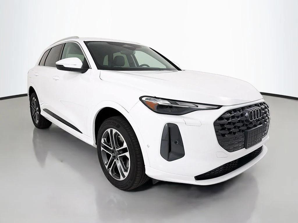 صورة 1 لـ 2025 AUDI Q5 PREMIUM TFSI QUATTRO S TRONIC