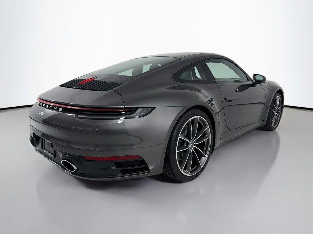صورة 9 لـ 2022 Porsche 911 CARRERA