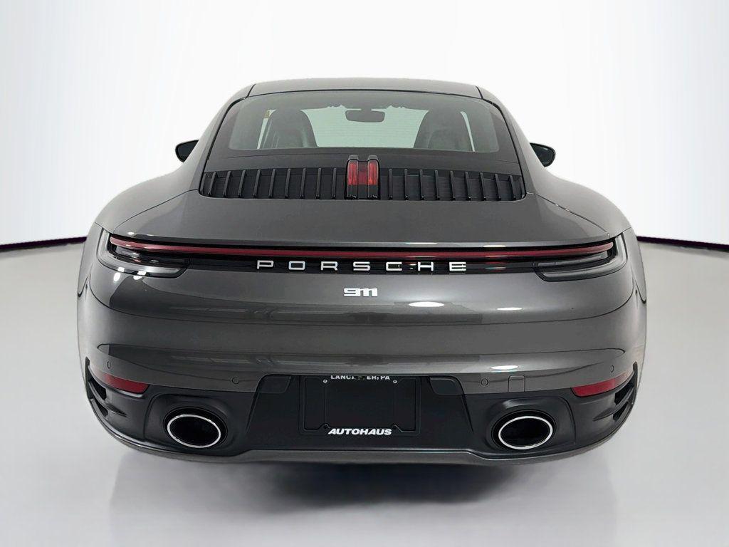 صورة 10 لـ 2022 Porsche 911 CARRERA