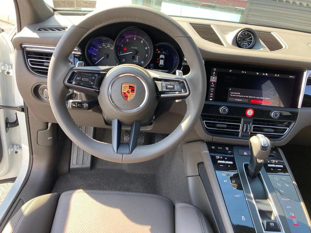 2025 Porsche MACAN 缩略图 16
