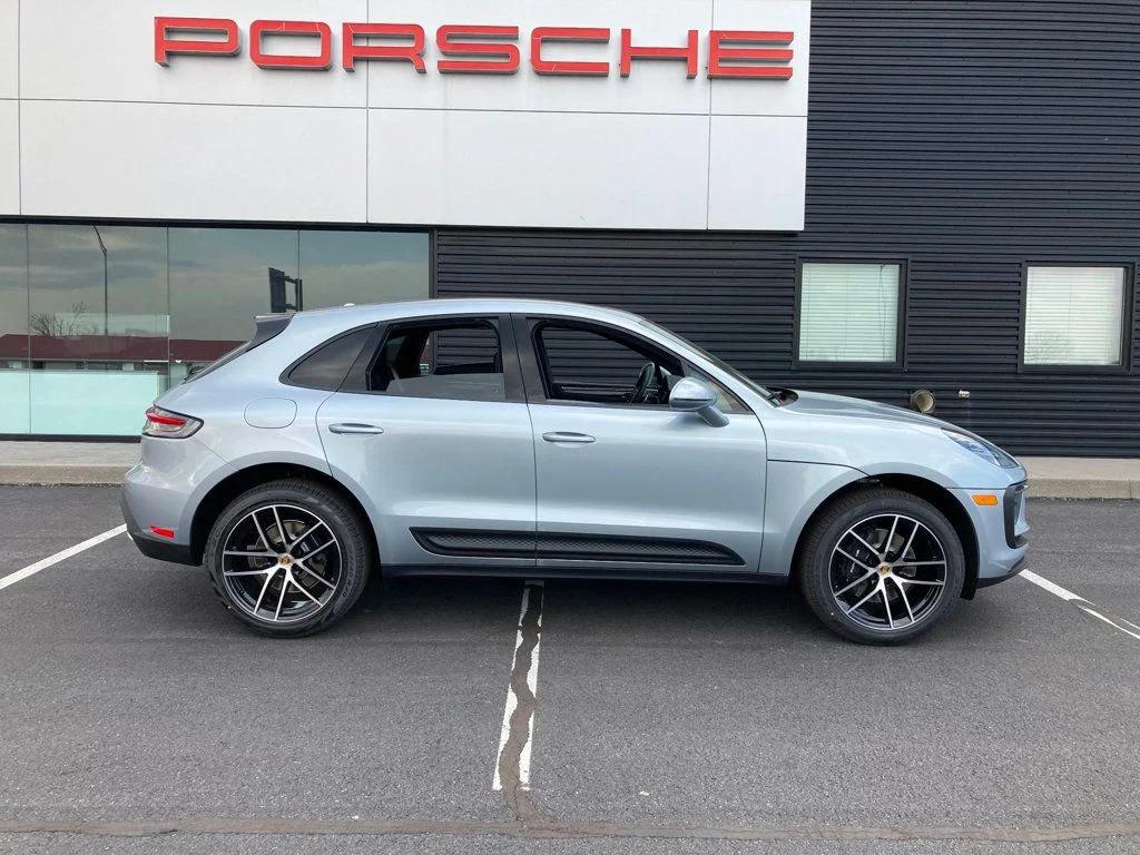 صورة 8 لـ 2025 Porsche MACAN