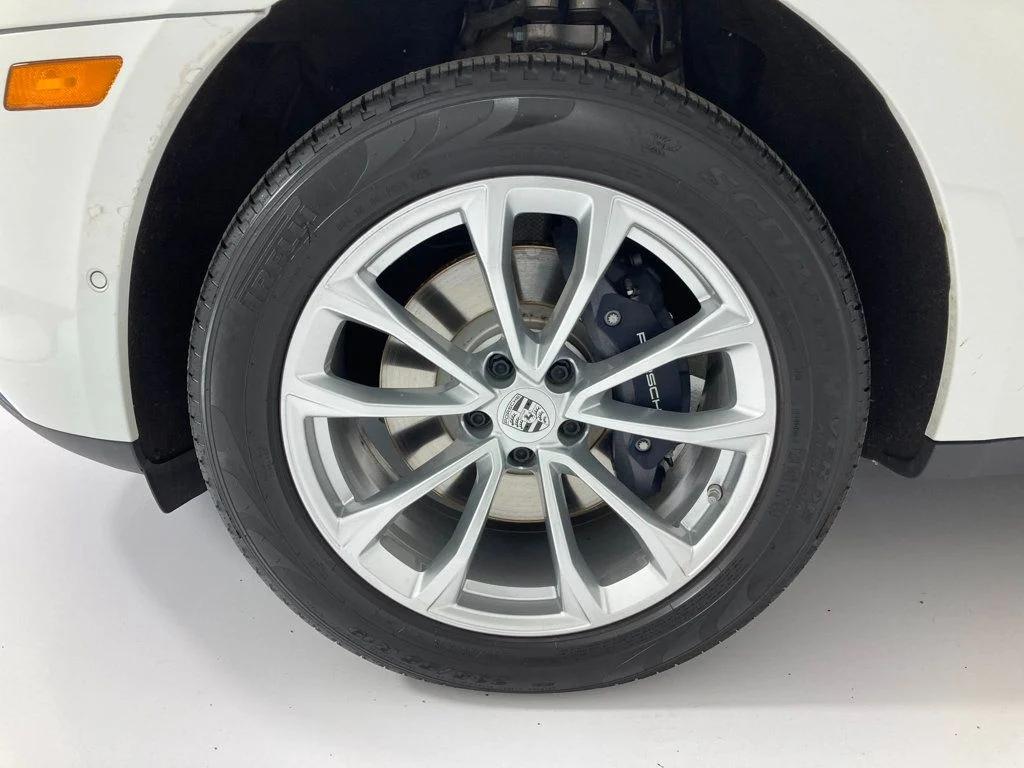 2022 Porsche MACAN thumbnail 32