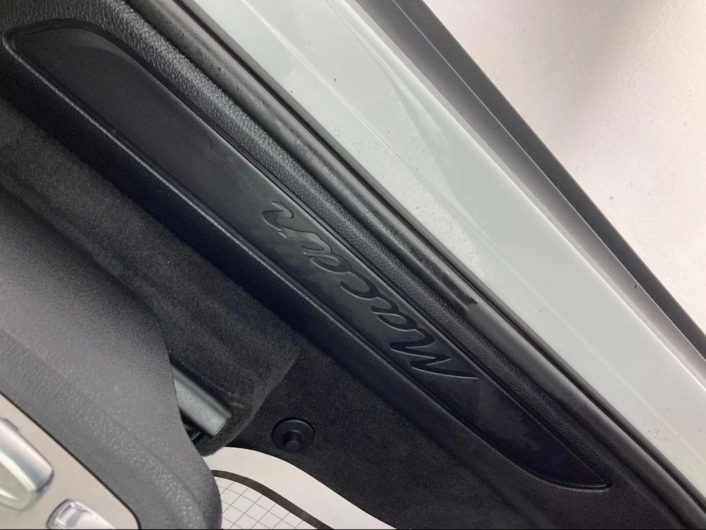صورة 8 لـ 2022 Porsche MACAN