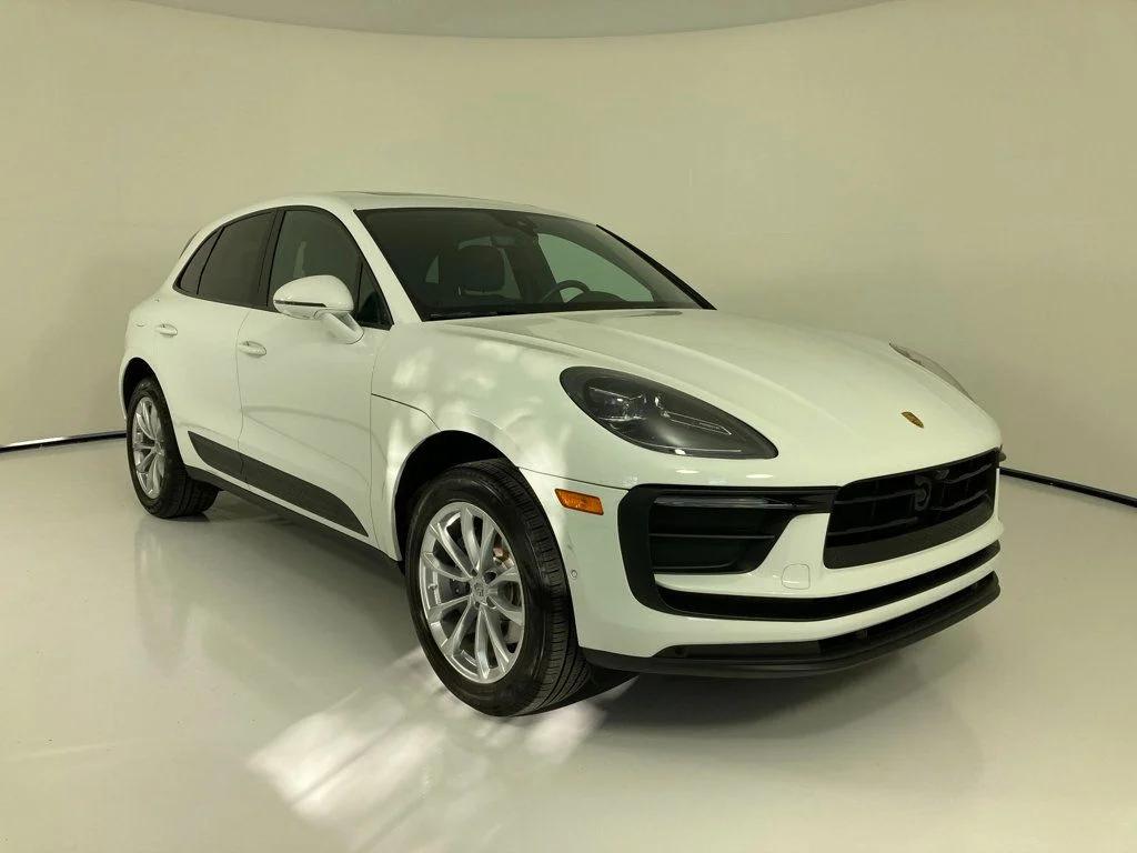 2022 Porsche MACAN thumbnail 25