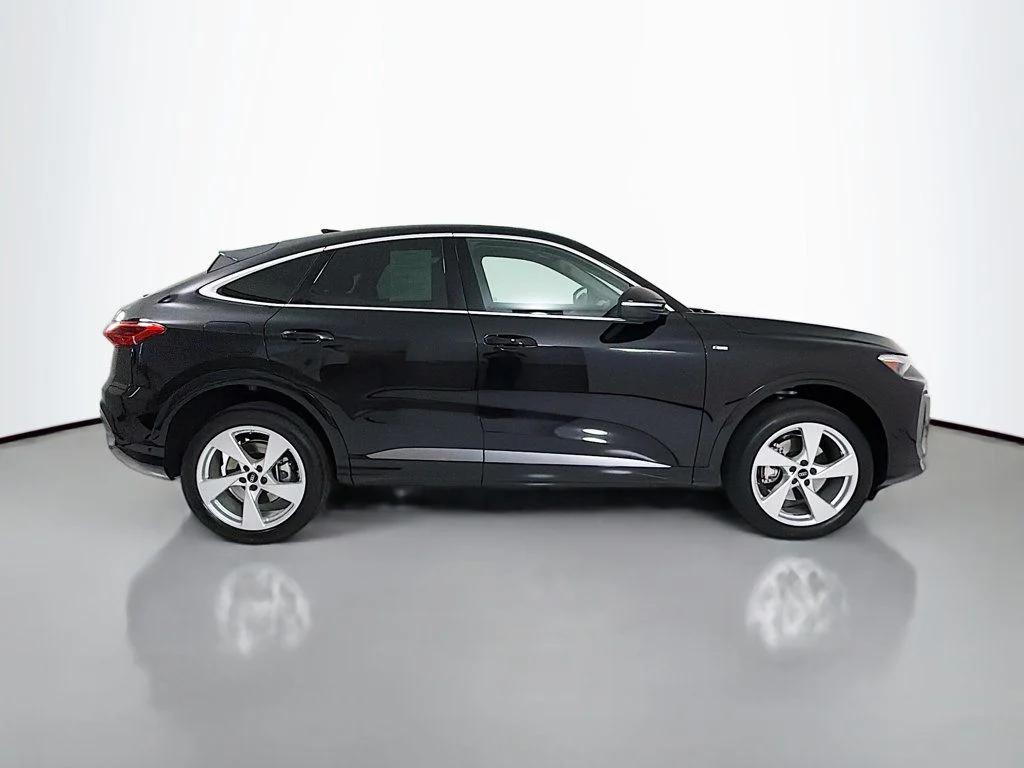 صورة 8 لـ 2025 AUDI Q5 PREMIUM PLUS TFSI QUATTRO S TRONIC