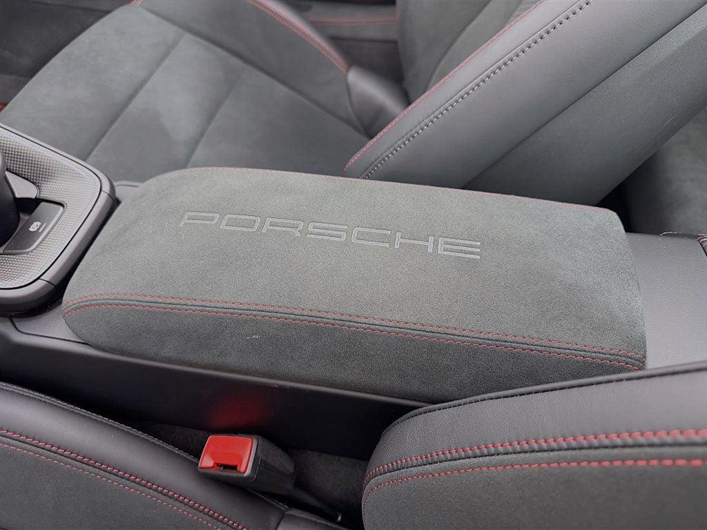 صورة مصغرة 19 لـ 2026 Porsche 911 TARGA 4 GTS